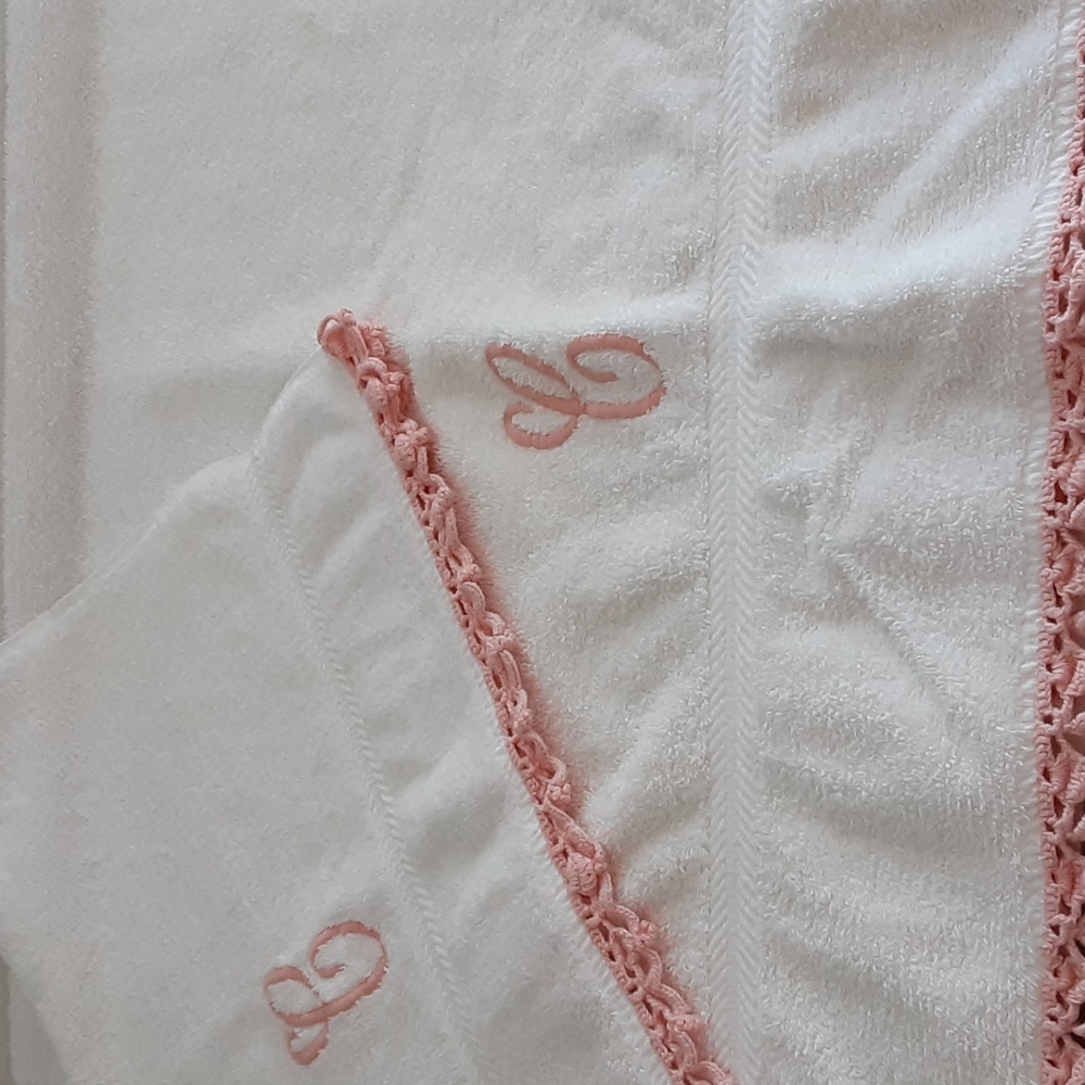 Vintage Wamsutta Bath Hand Towel Set Machine Embroidered Monogram Crocheted Edge